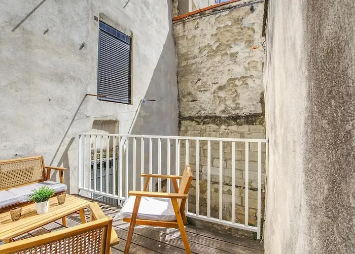 Bel Appartement Avec Terrasse Au Coeur D\'Avignon